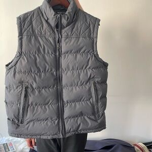 Men’s gray puffer vest size large with removable hood